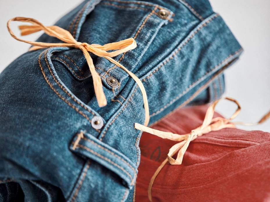 prAna Punts Plastic, Announces 100% Sustainable Packaging prana roll pack