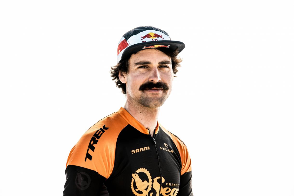 New Iceland FKT McElveen Crosses Entire Country in Under 20 Hours