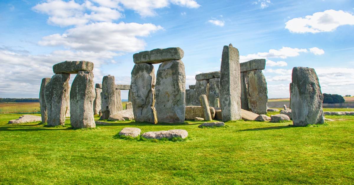 man arrested for damaging stonehenge during illegal metal detector session gearjunkie man arrested for damaging stonehenge during illegal metal detector session gearjunkie