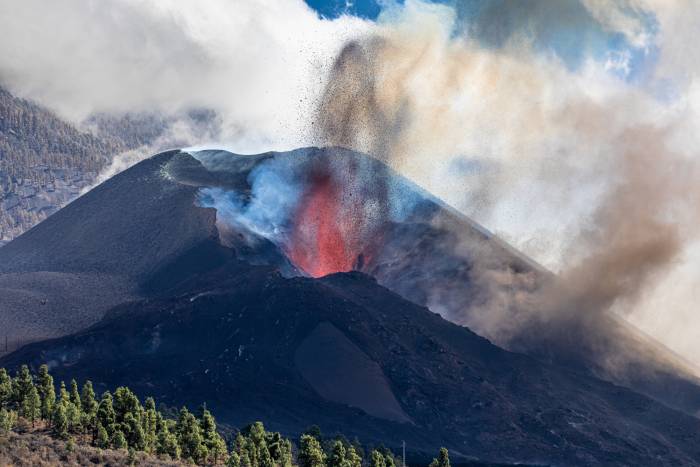 On Dec. 25, 2021, officials declared La Palma's Cumbra Vieja volcano inactive after 100+ days of steady lava flow; (photo/Stanislav Simonyan)