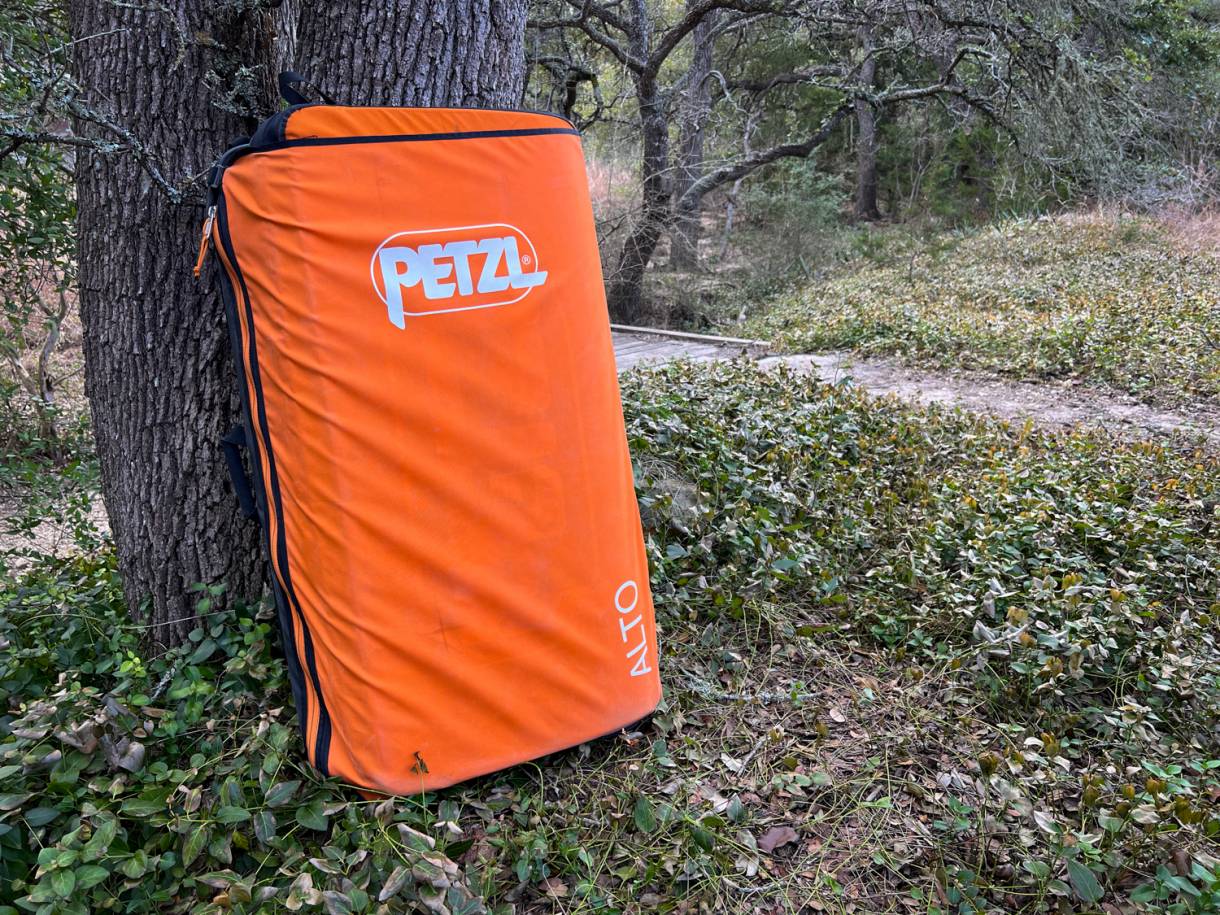 Petzl Alto Crash Pad Review Clever Design, Solid Protection for