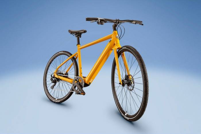 Voya E+3 E-Bike in Yellow;(photo/Momentum)