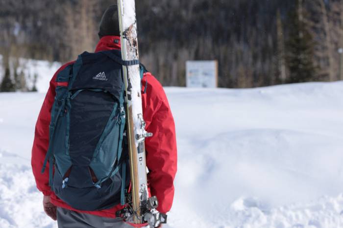 Targhee FT carrying skis