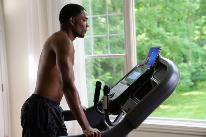 Horizon Fitness 7.0 AT Studio Series Treadmill