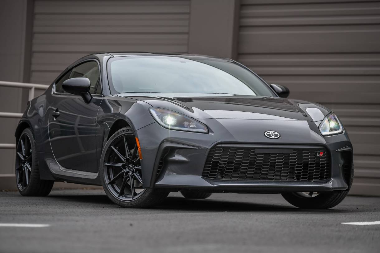 Best Value Sports Car Today? 2022 Toyota GR86 Premium Review