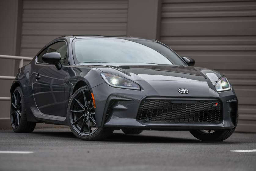 Best Value Sports Car Today? 2022 Toyota GR86 Premium Review