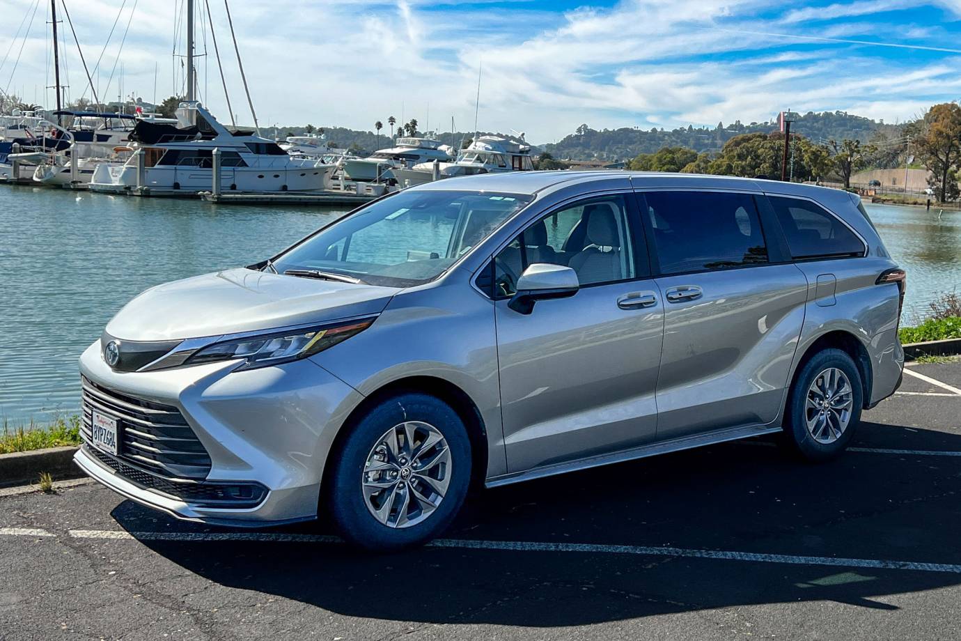 Don’t Diss the Minivan 2022 Toyota Sienna Hybrid Review