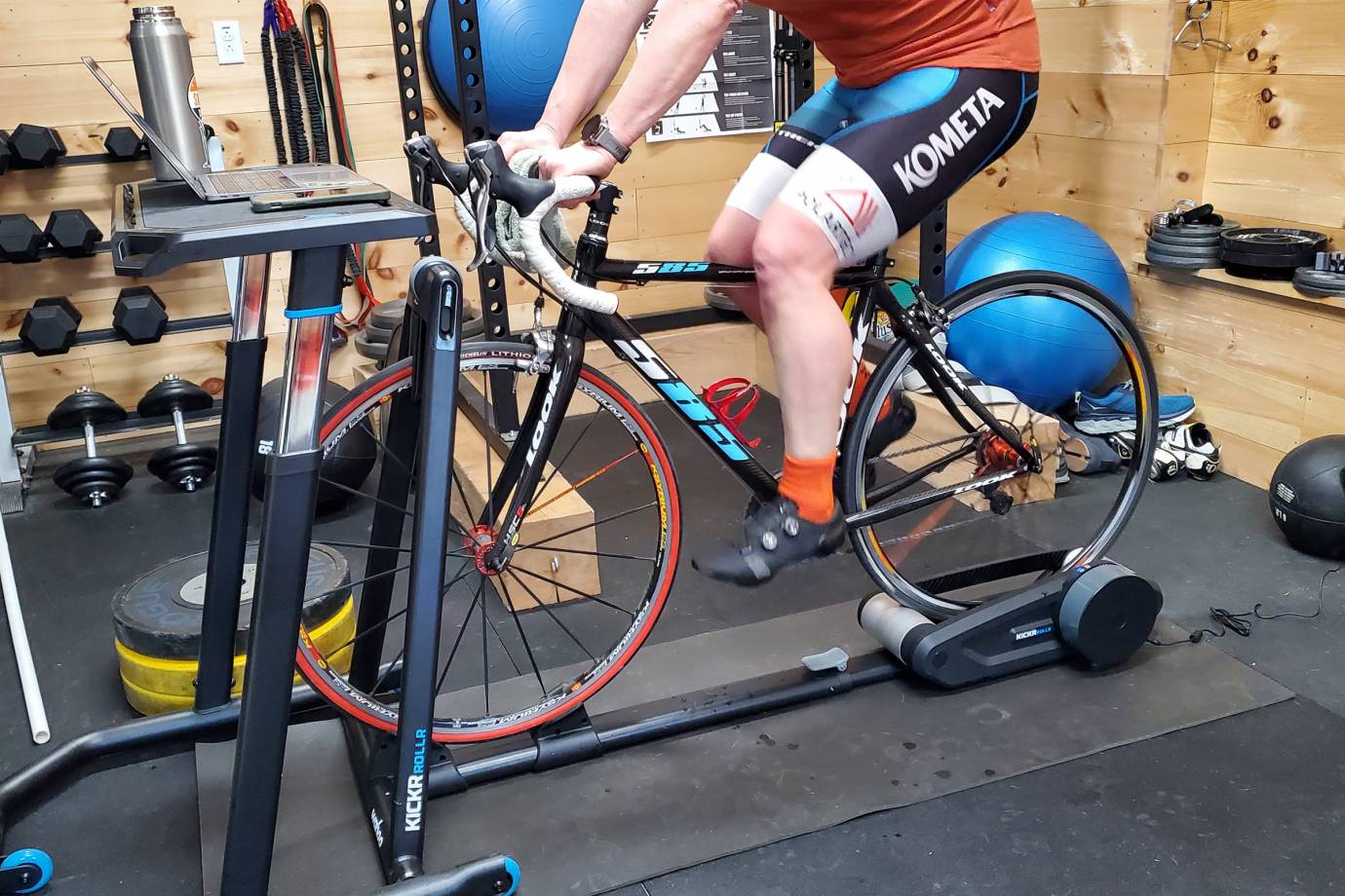 Wahoo KICKR ROLLR This Hybrid Roller/Trainer for Indoor Biking