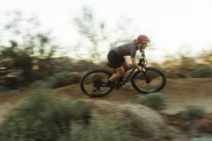 Pivot’s New LES SL Hardtail: One of the Lightest MTB Frames Ever