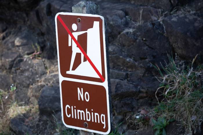 no climbing sign