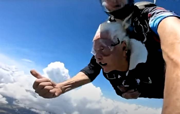 100 year old skydiver