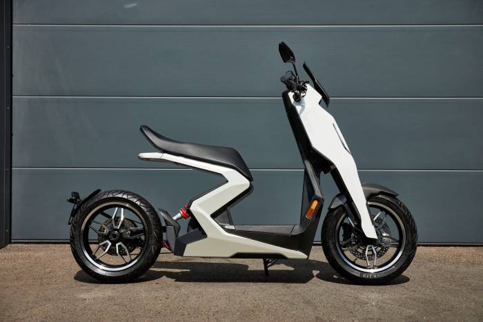 Zapp i300 electric motorcycle