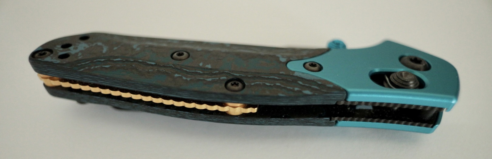 Benchmade Gold Class 945-221 Mini Osborne - handle inspired in the Baltic Sea Benchmade Gold Class 945-221 Mini Osborne - handle inspired in the Baltic Sea