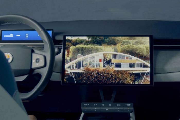 Fisker Ocean Revolve Screen