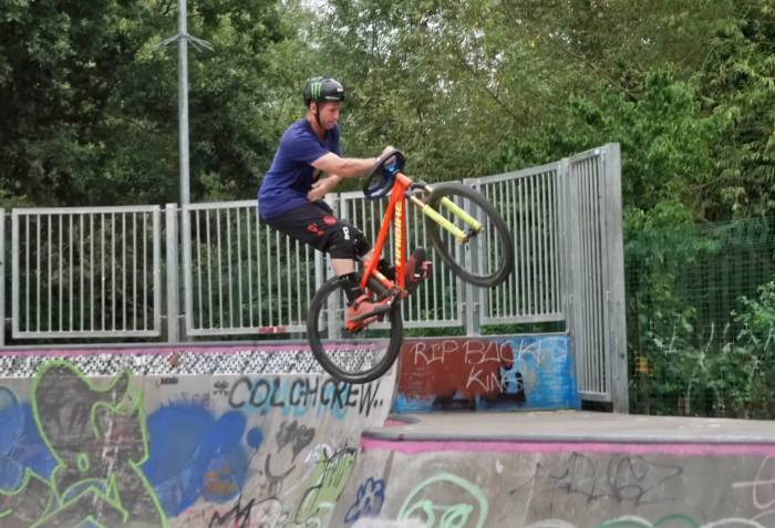 Sam Pilgrim Mods Out His MTB With Steering Wheel & Bus Handle