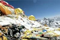 Trashed: One Climber Is Irate About Garbage on K2 k2 trash