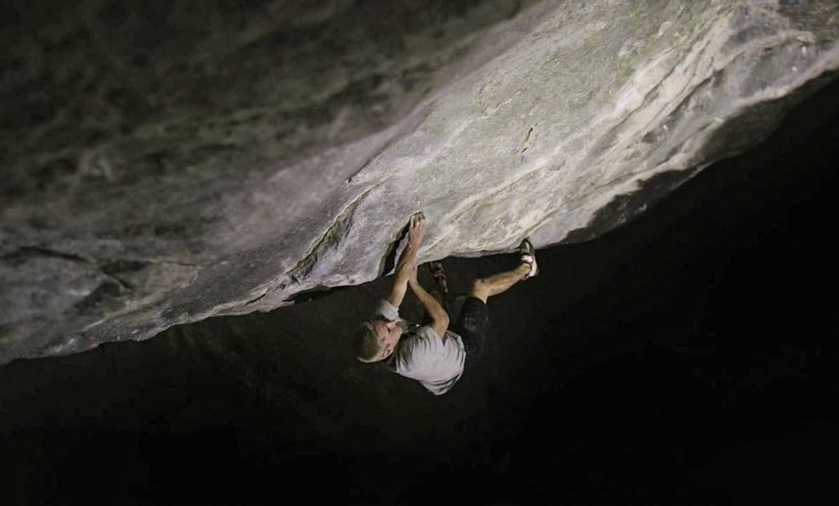 Shawn Raboutou Claims First Ascent of 'Megatron' V17 GearJunkie