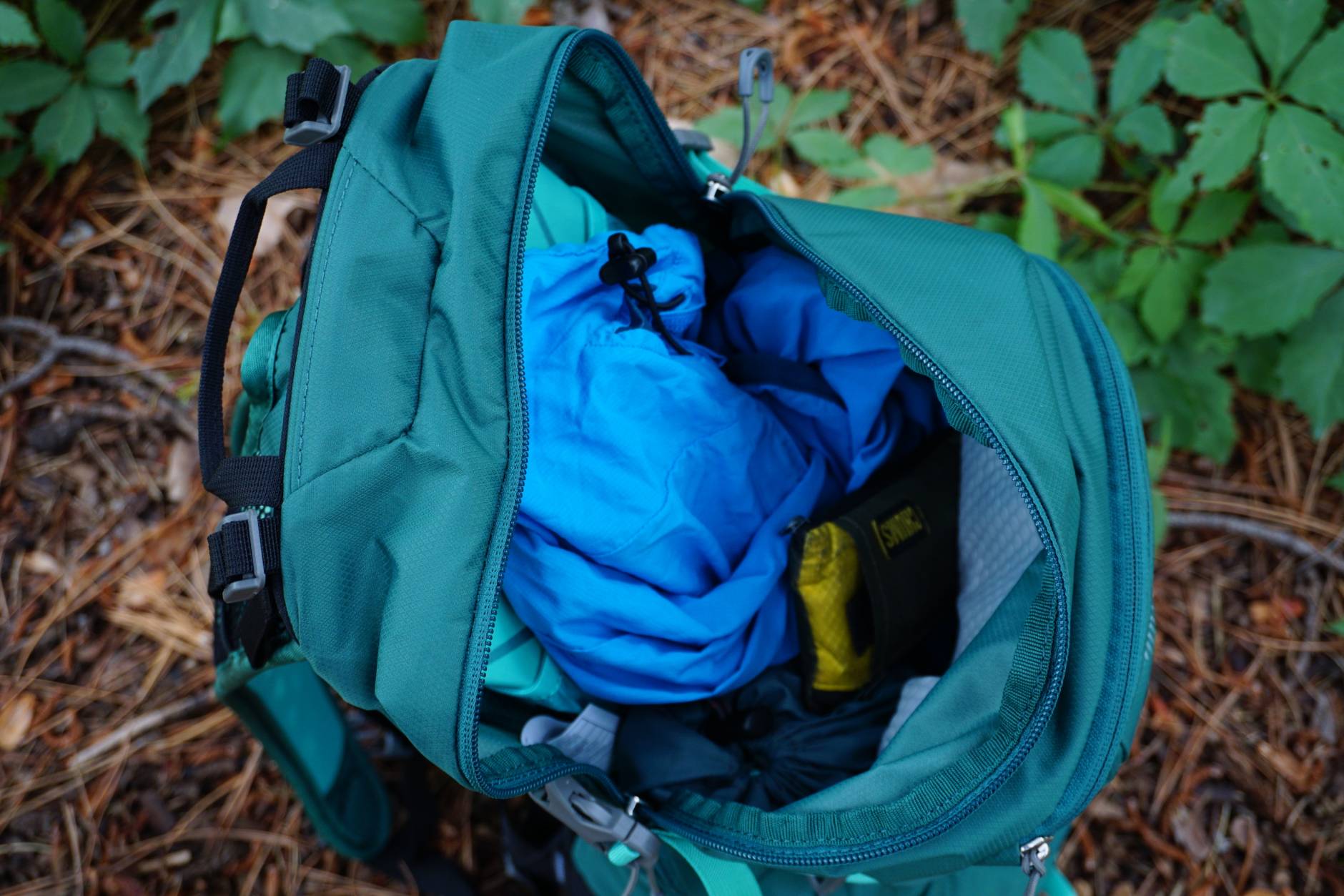 Osprey Hikelite 18L Daypack Review Breezy Ventilation and CatchAll