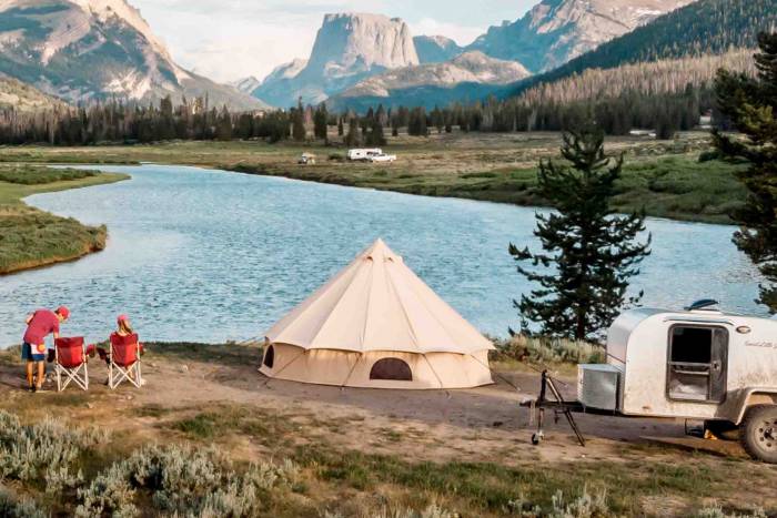 Gear Deals From Salomon, White Duck Outdoors, Columbia, and More