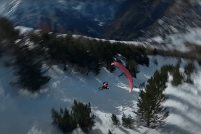 speedflyers in the french Alps