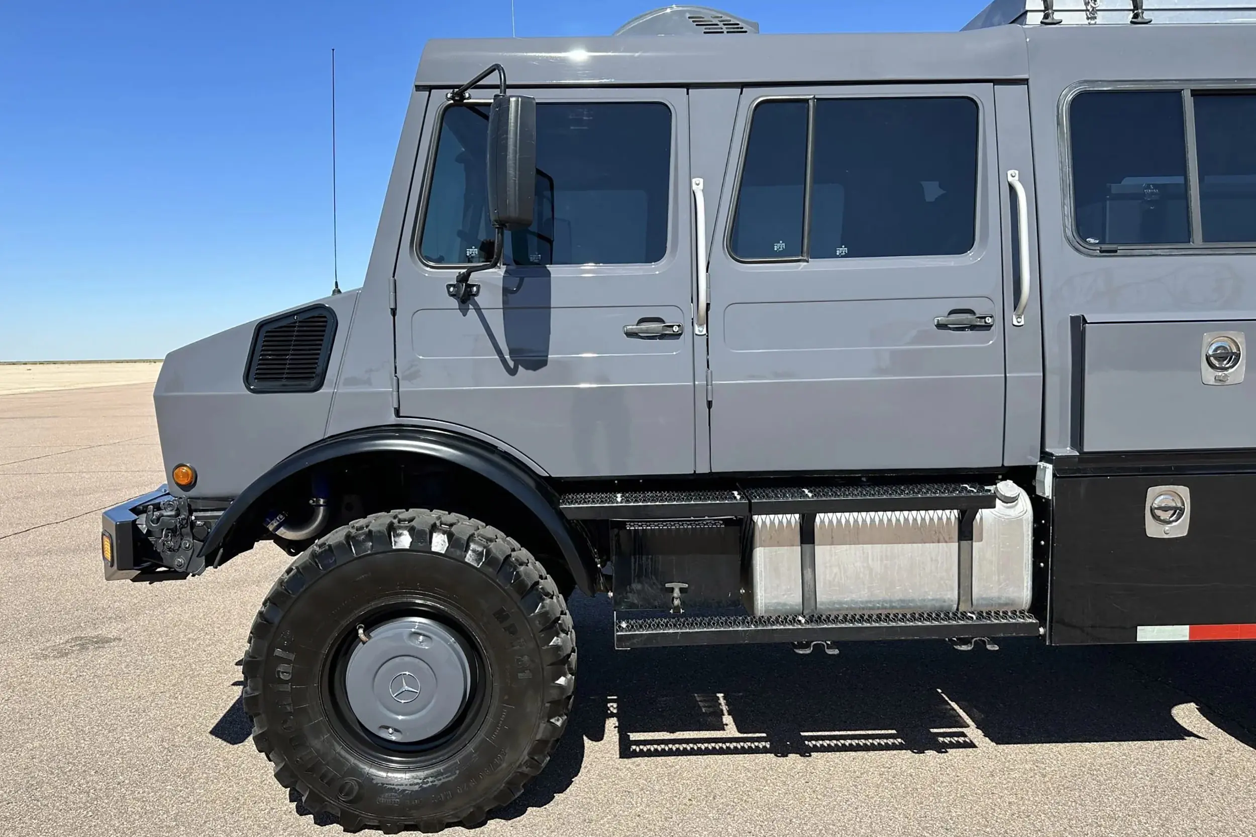 gj-unimog-4 1991 Mercedes-Benz Unimog U1550L Bring a Trailer auction