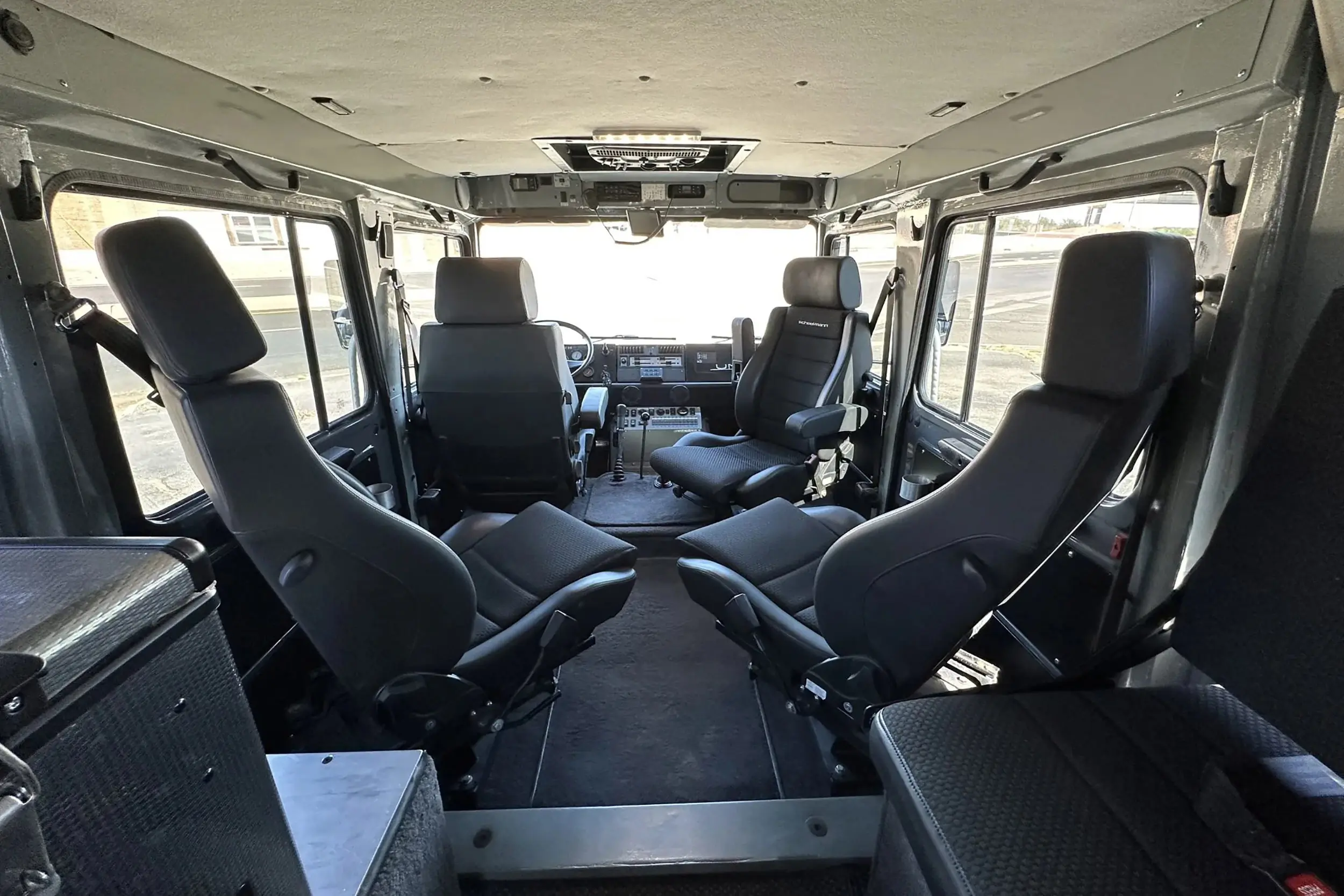 gj-unimog-5 A glimpse of the heavily modified rear cabin