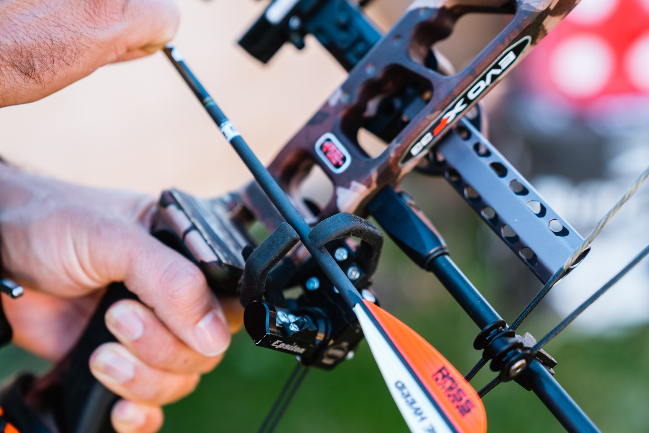 Hamskea Archery Epsilon Arrow Rest With Universal Bracket - Drop Away Design