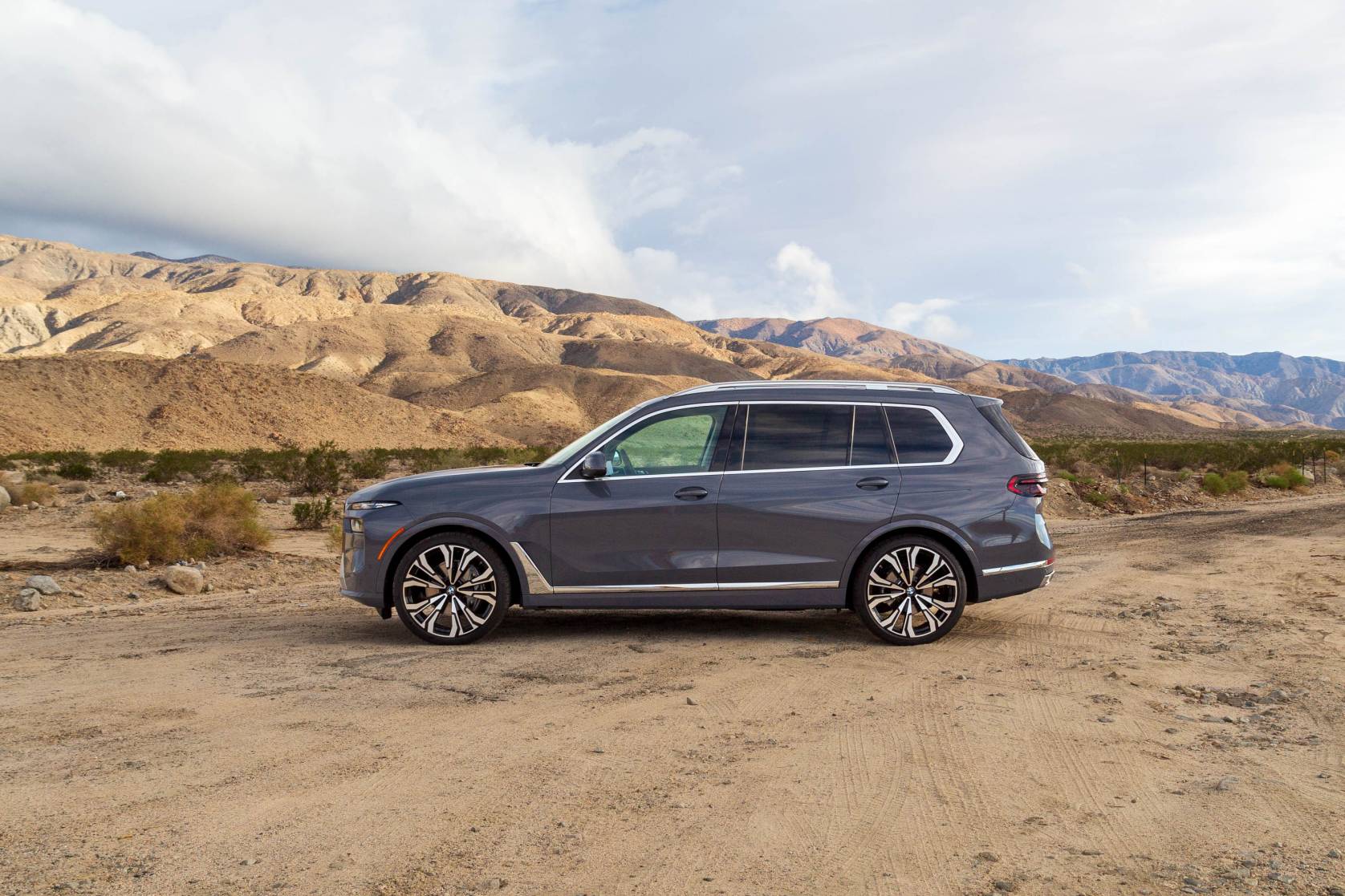 2023 BMW X7 Review: iDrive Wow Factor and Better Fuel Efficiency ...