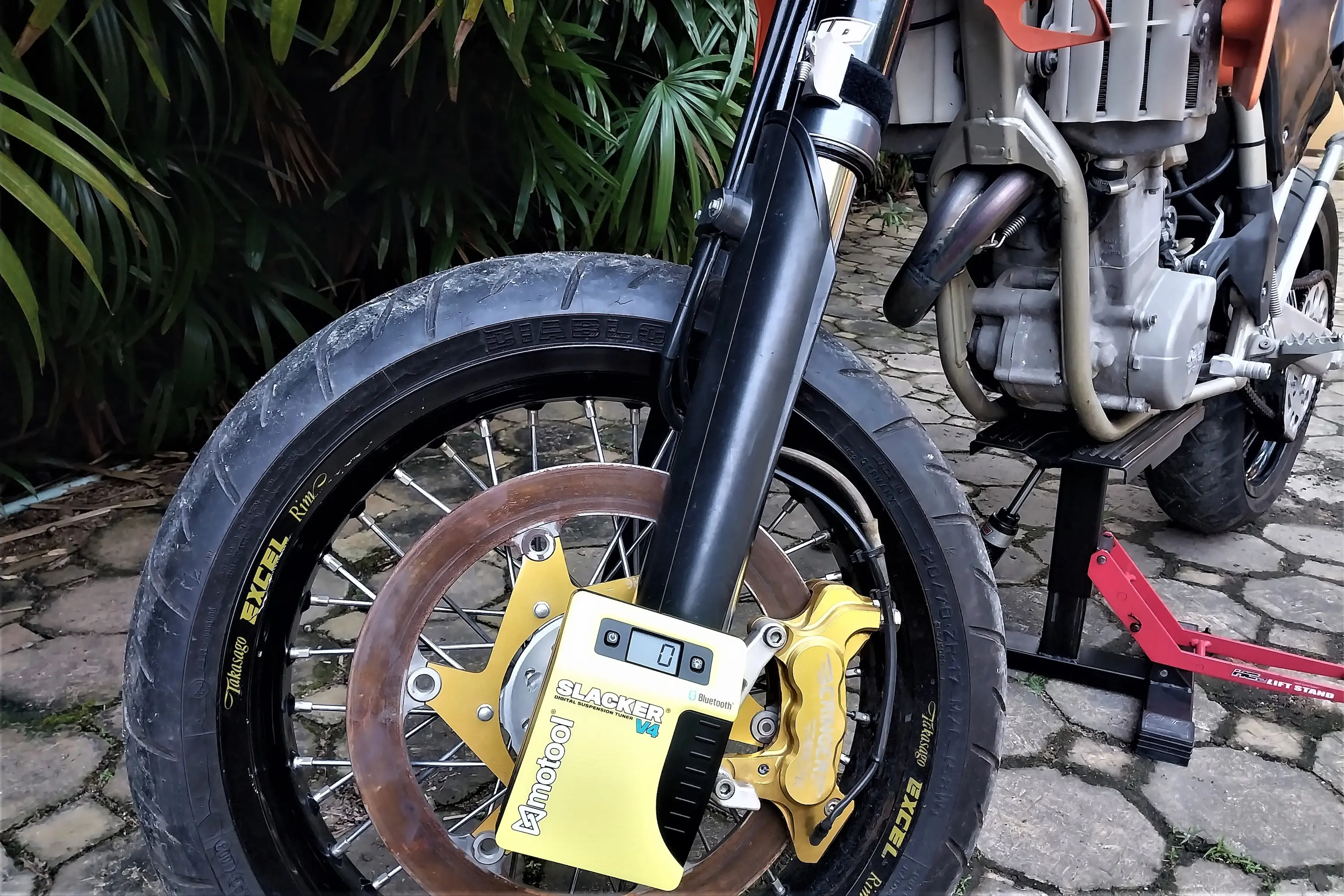 Motool Ultimate Tuning Kit on front axle