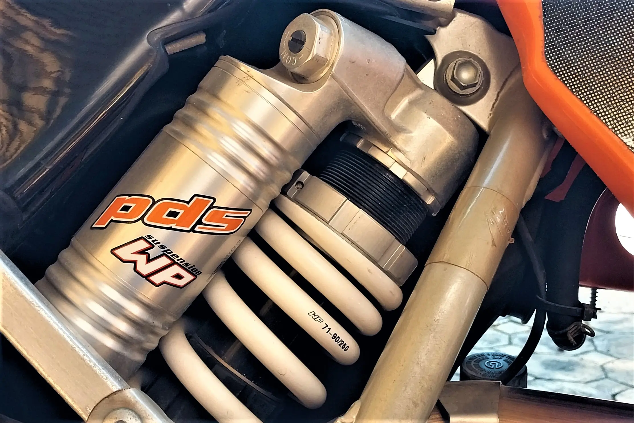 Motool Ultimate Suspension close-up of spring