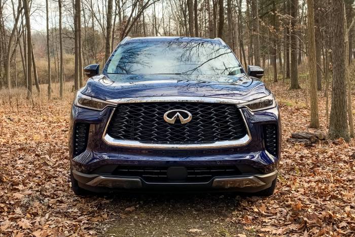 2023 Infinity QX60 review front grille