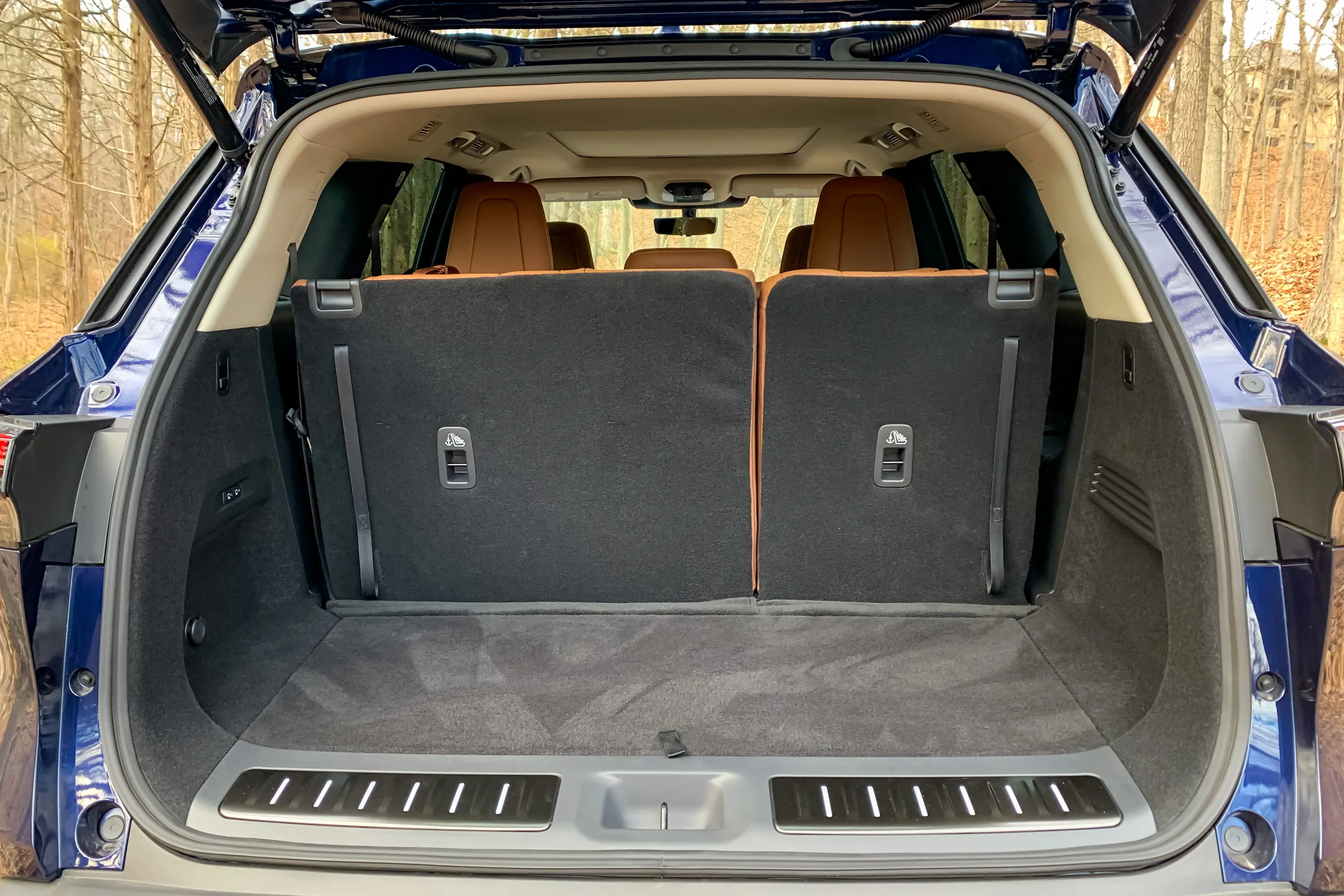 2023 Infinity QX60 review rear cargo area