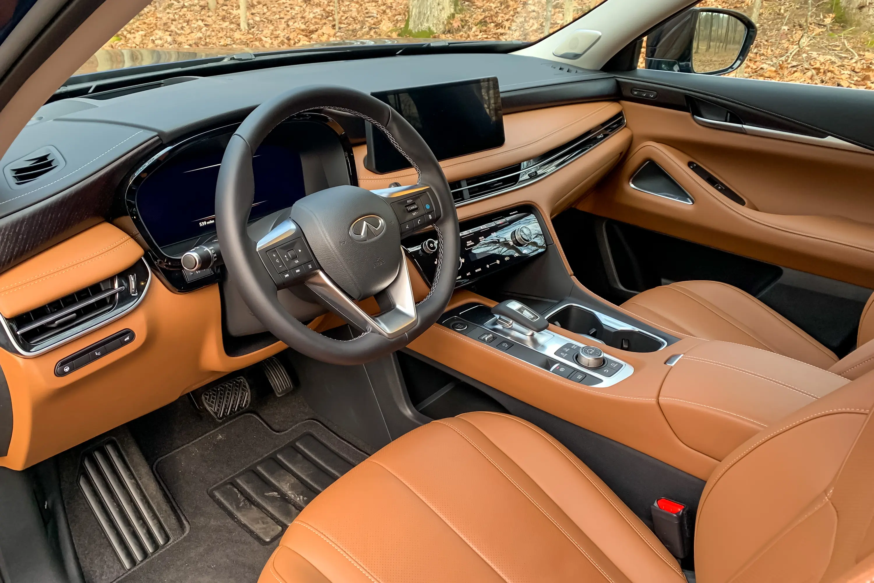 2023 Infinity QX60 review front seat cockpit