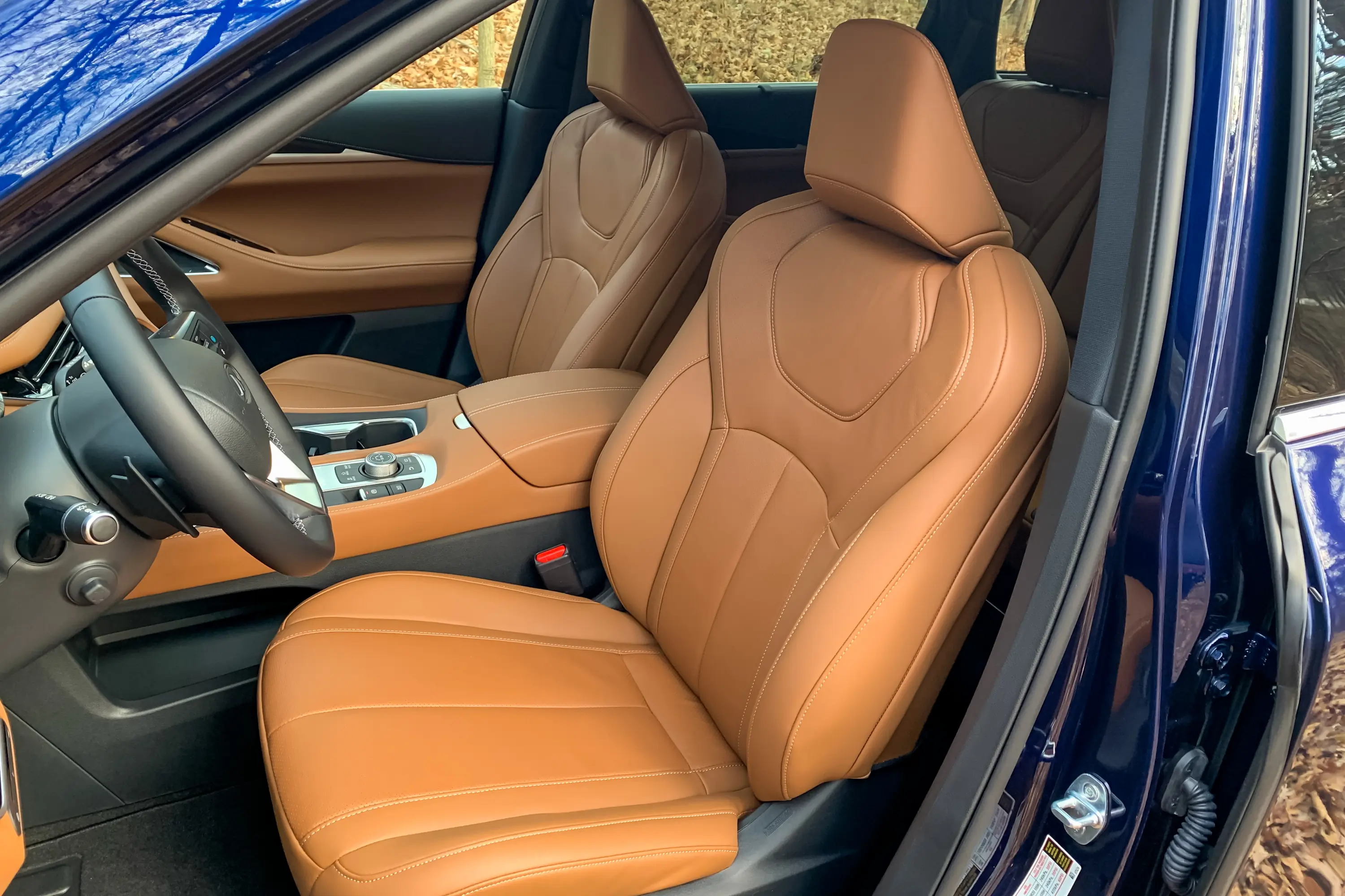 2023 Infinity QX60 review interior front seats