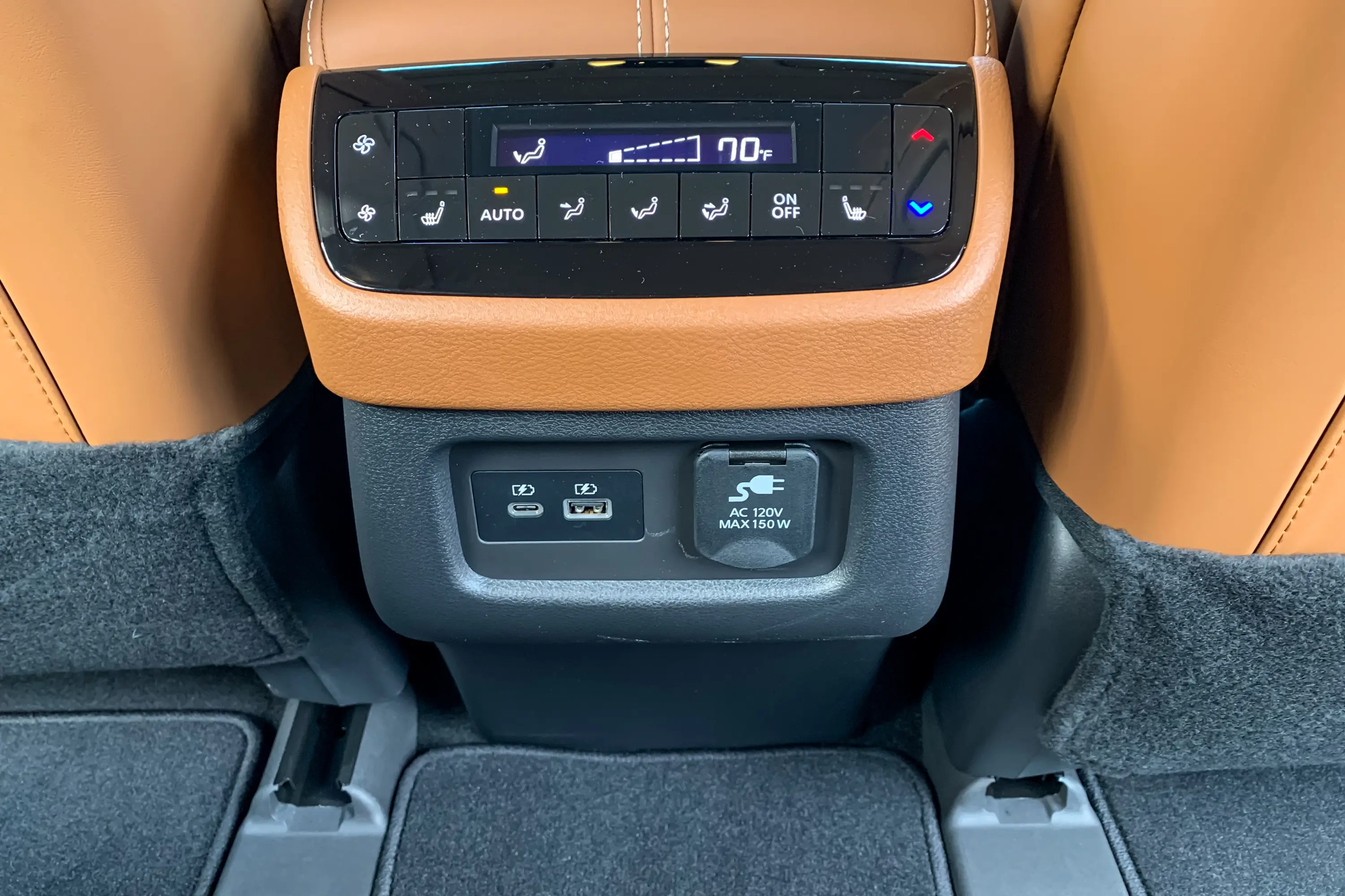 2023 Infinity QX60 review climate controls and power plugs for second-row passengers