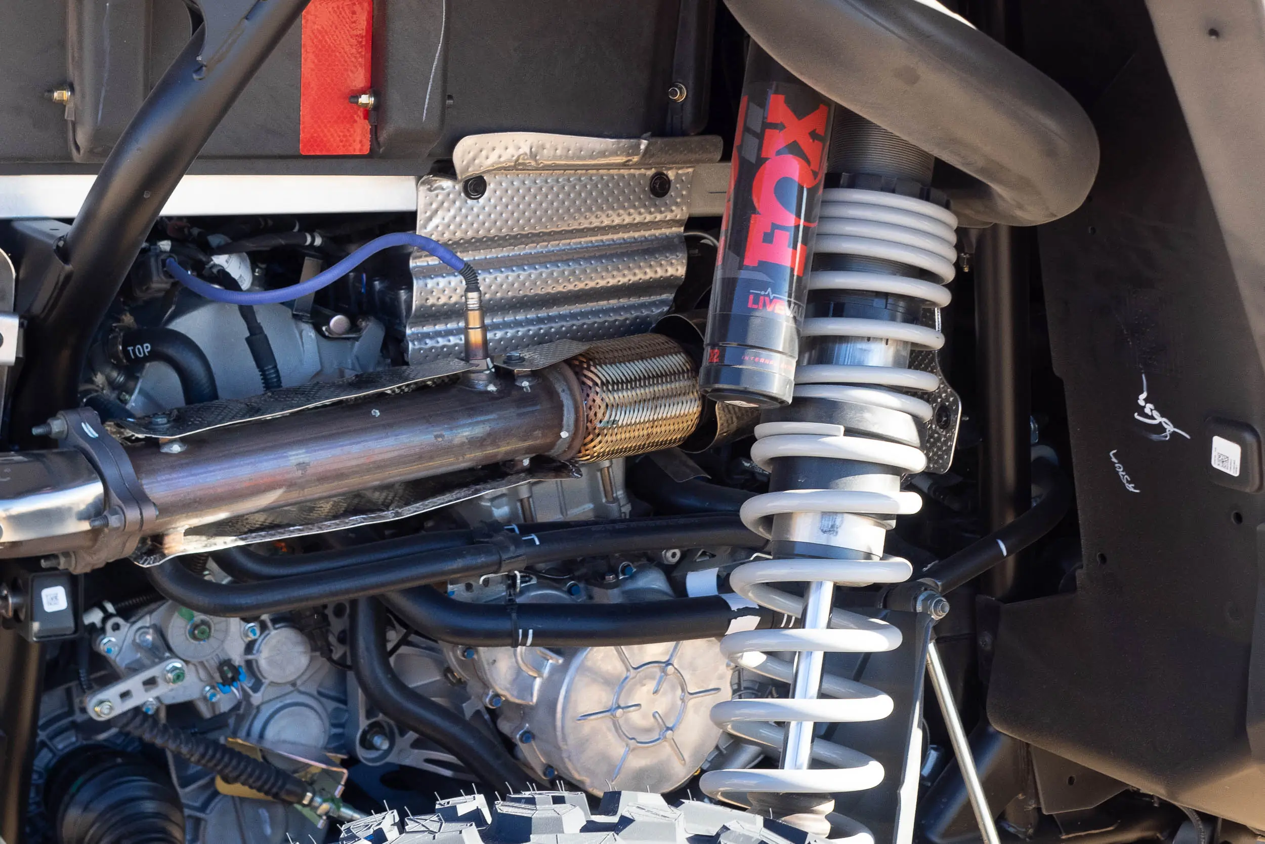 DYNAMIX DV active dampers FOX 3.0 Live Valve shocks DYNAMIX DV active dampers FOX 3.0 Live Valve shocks