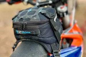 Mosko Moto Gnome Review: Full-Featured Tiny Tank Bag