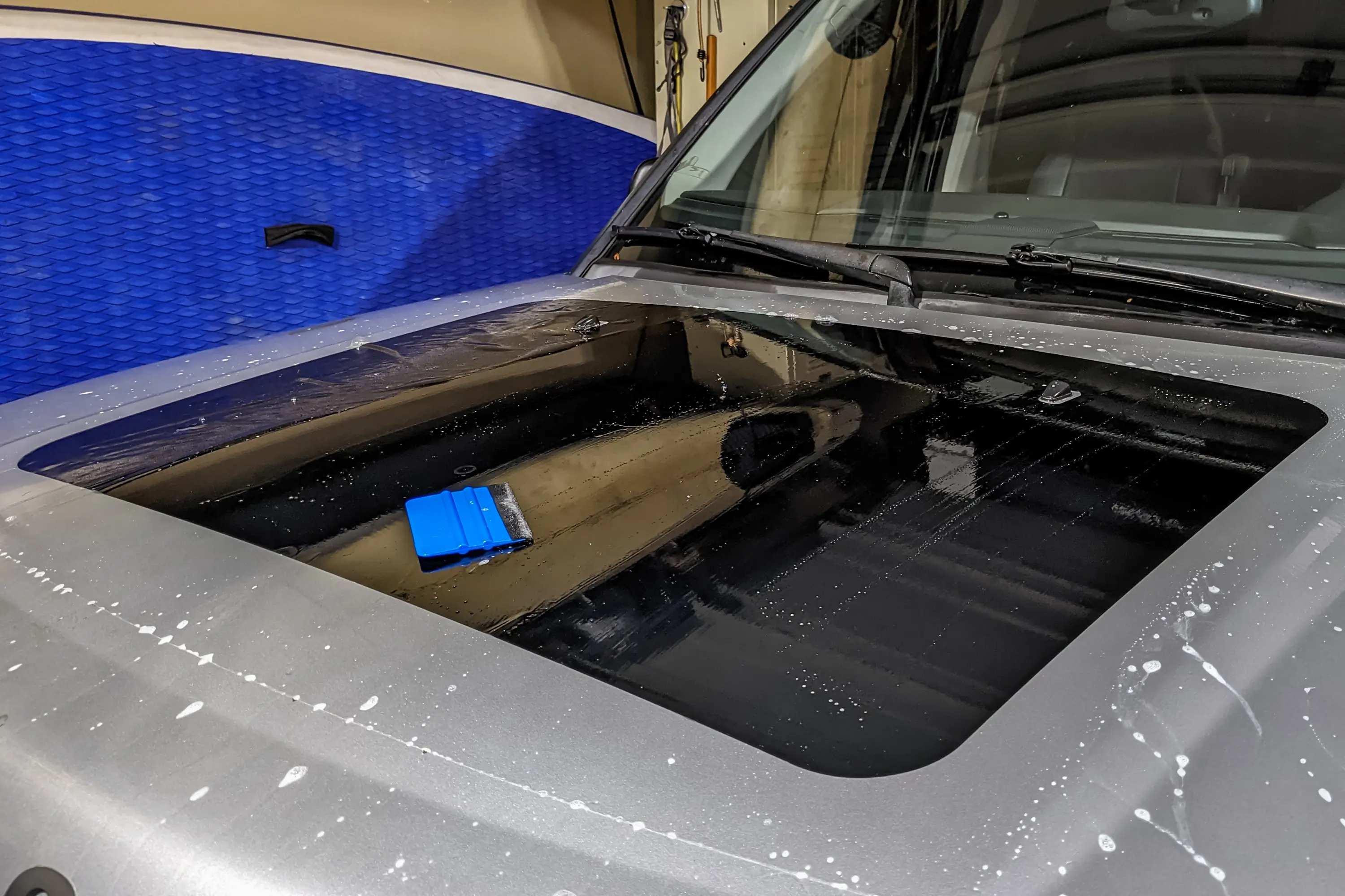 Cascadia 4x4 VSS hood-mounted solar system