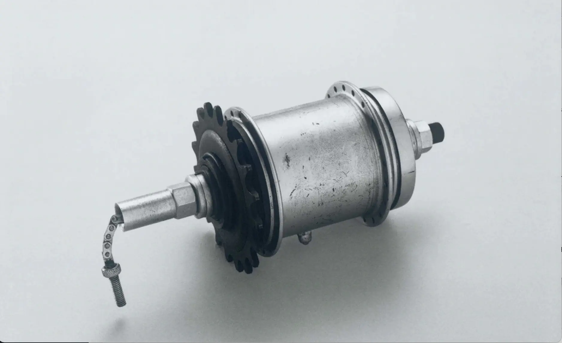 Shimano internally shifting hub close-up