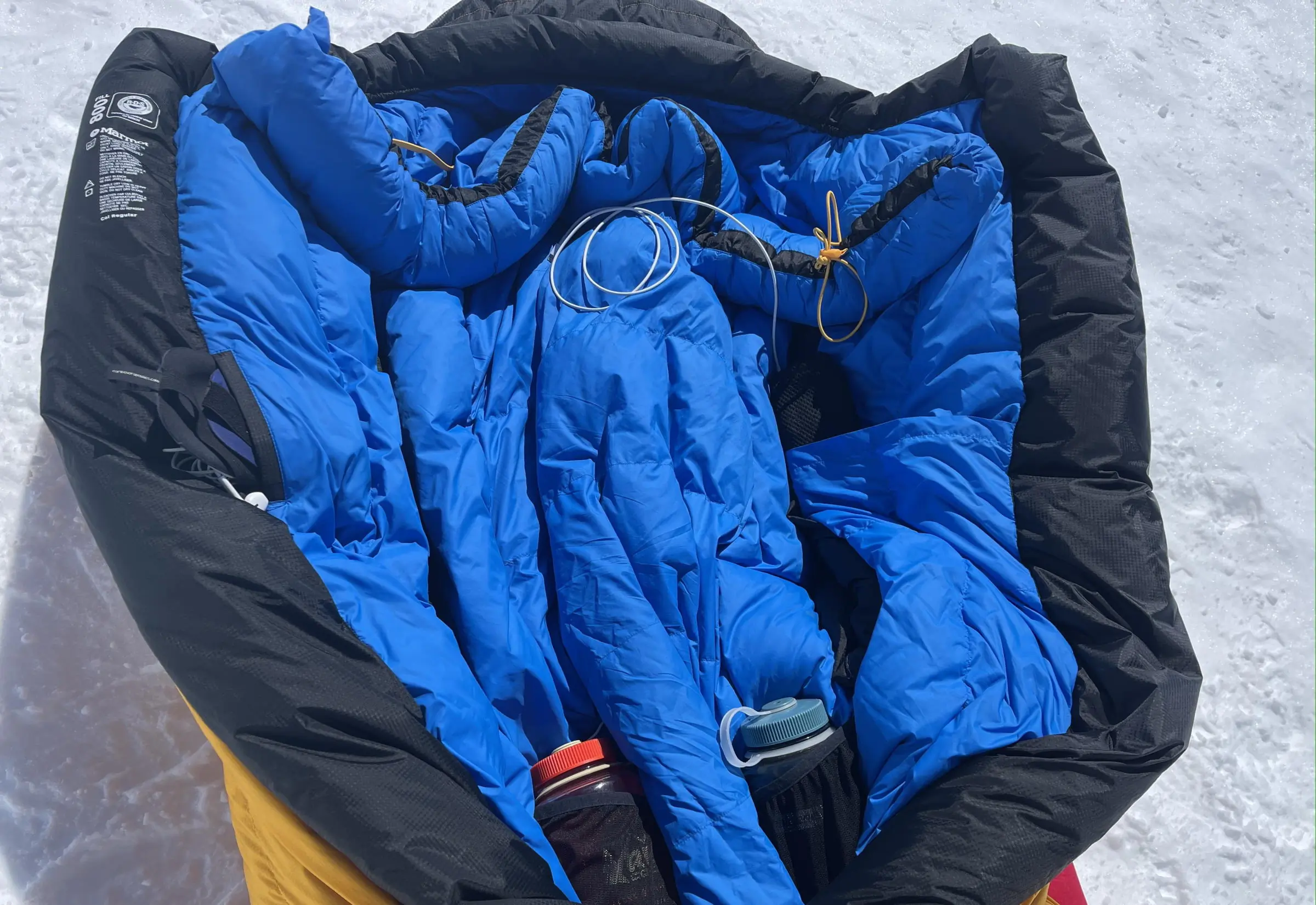 Marmot Col -20 Marmot Col -20 open on snow