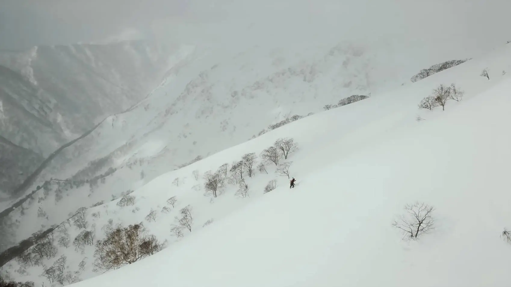 mt tanigawa Hisanori Katsuyama moving uphill on Mount Tanigawa.