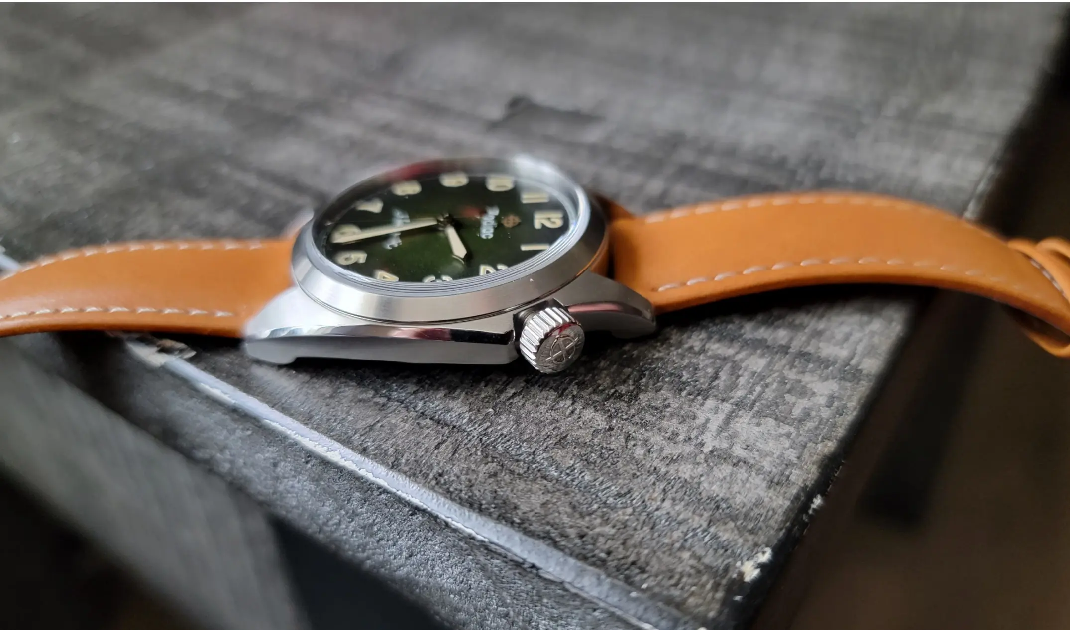 olympos field watch crown