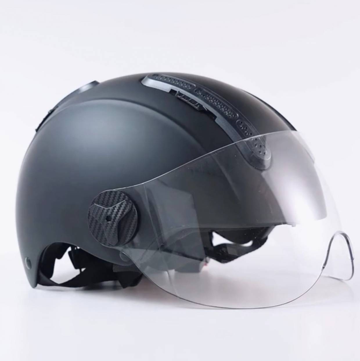 AI Bike Helmet, Inflatable Cooler, Backcountry Grill, and More Emerging