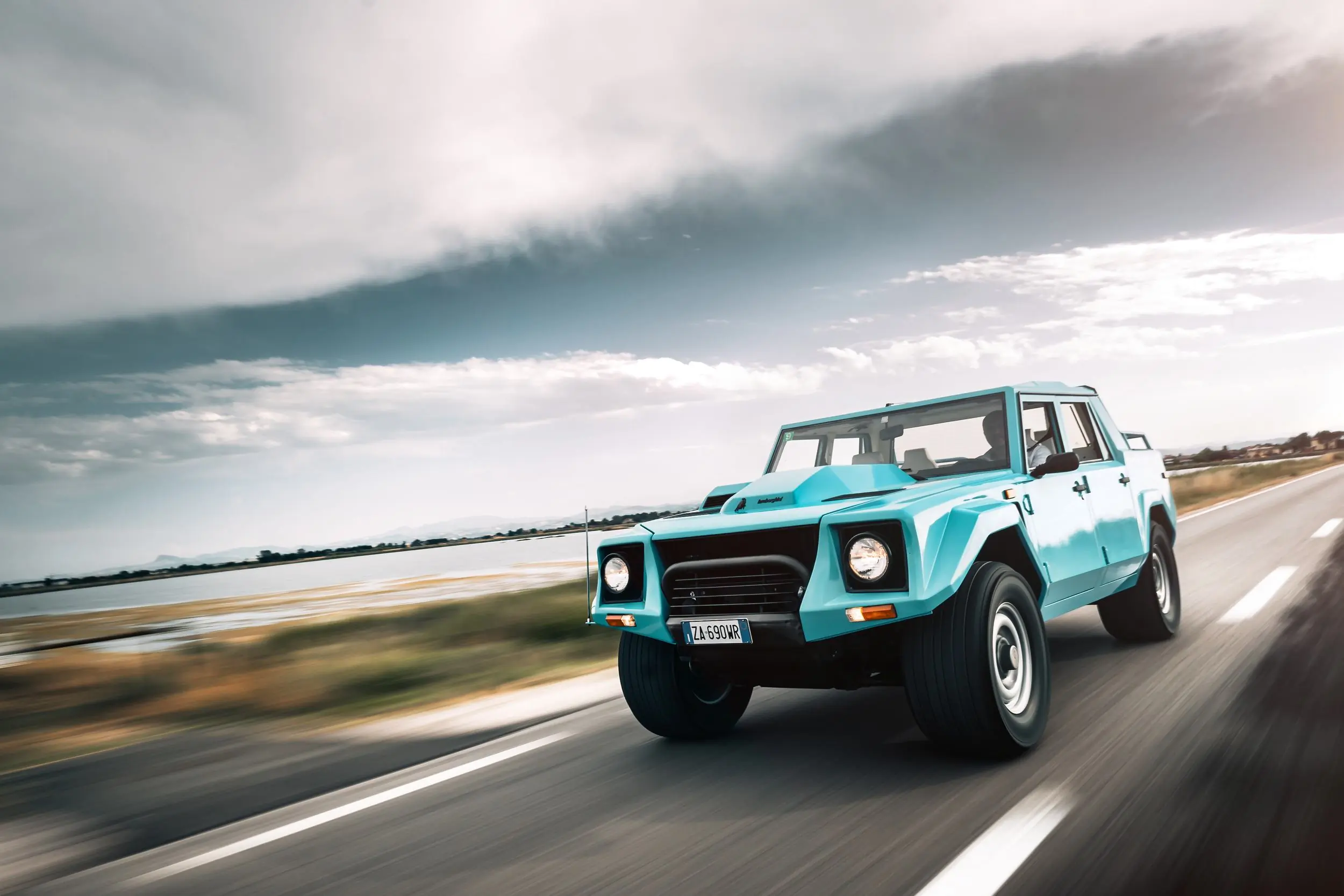 Lamborghini LM002 V12