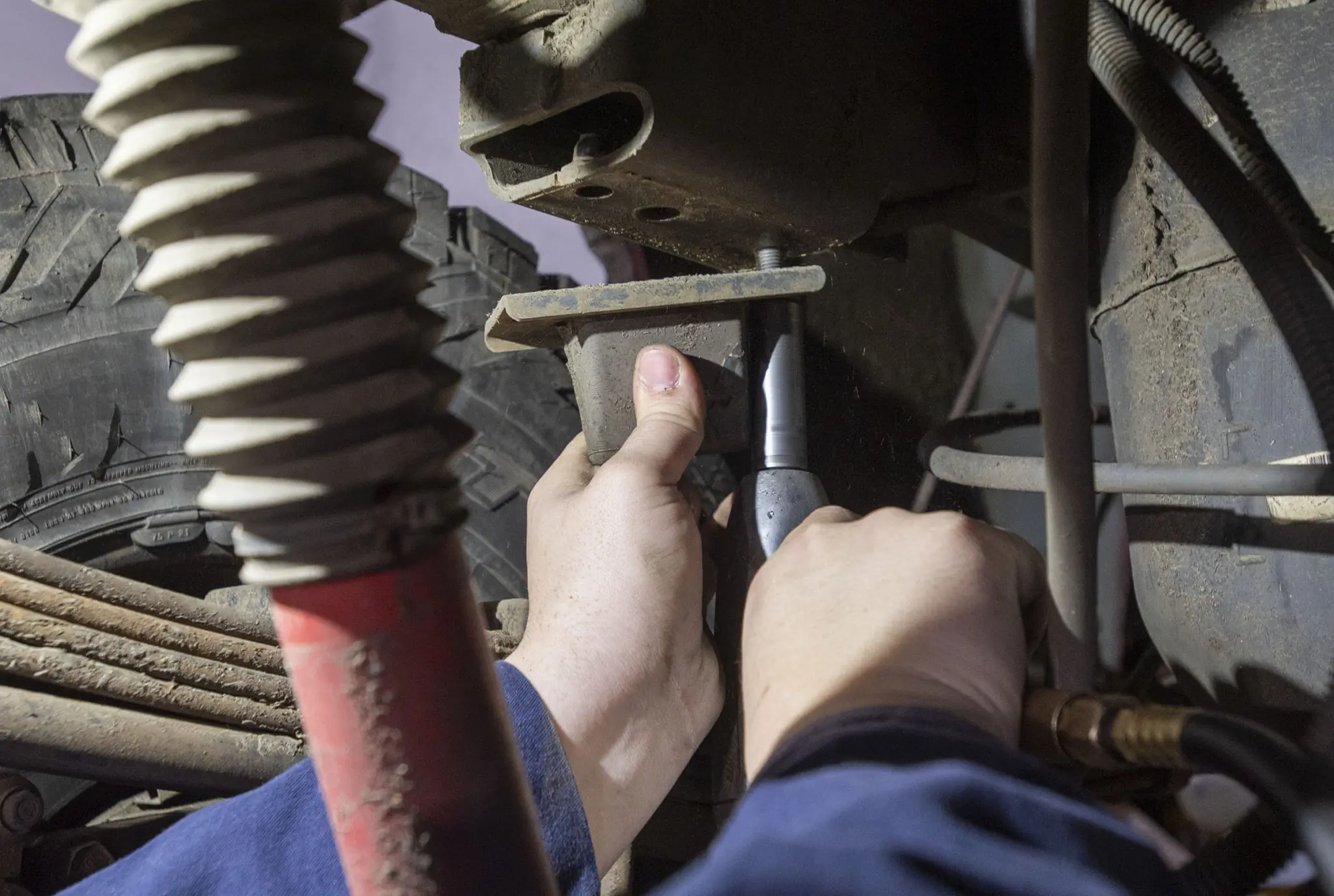 How to install airbags Ram AirLift 5000 remove bump stops