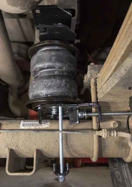 Ram AirLift 5000 air bag and brake line