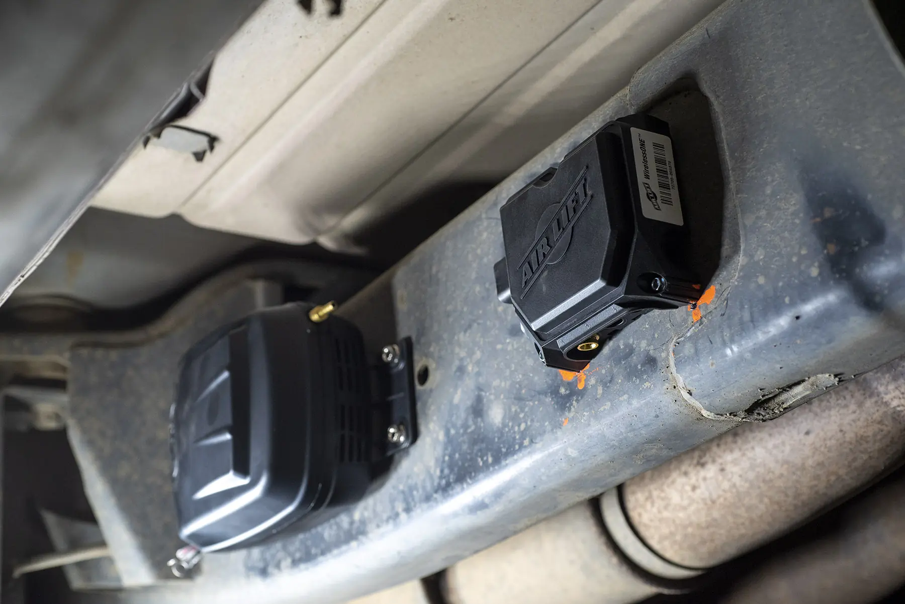 Ram AirLift 5000 wireless air compressor mounted