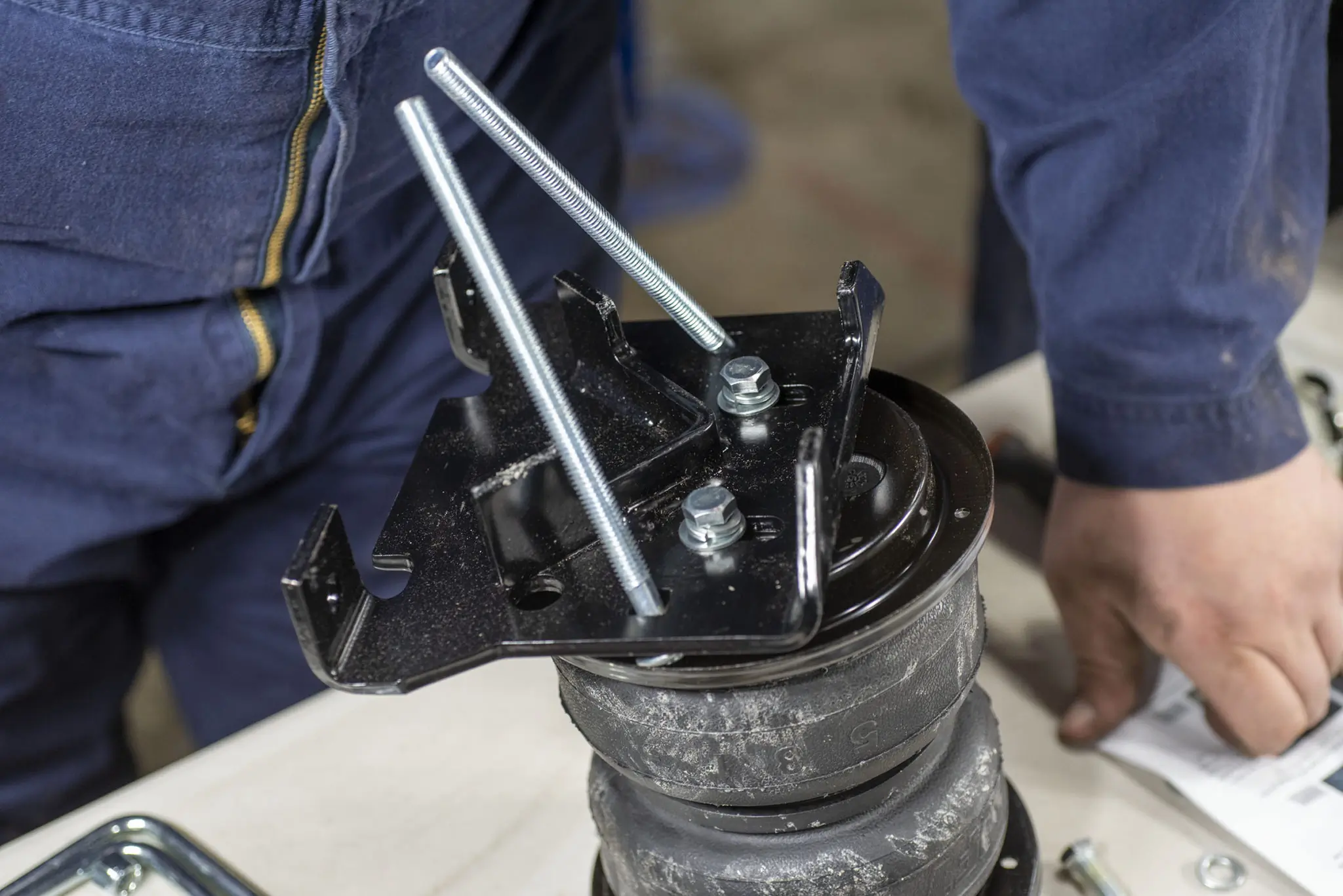 Ram AirLift 5000 flange location