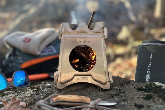 Überleben Stöker Flatpack Stove in use