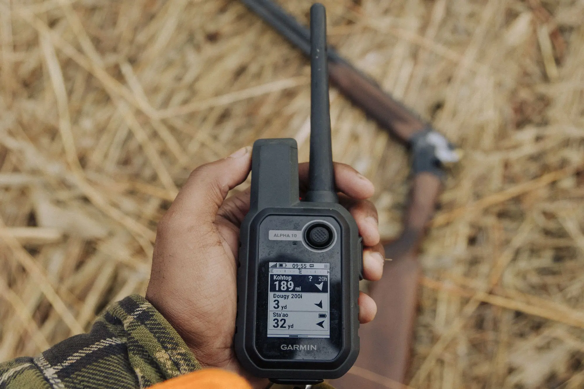 Garmin Alpha 200i GPS screen close-up